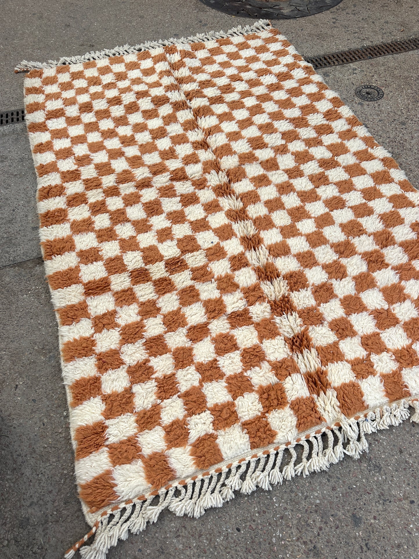 Handmade Beni Ouarain, size 250 x 150 cm || 8.2 x 4.92 ft