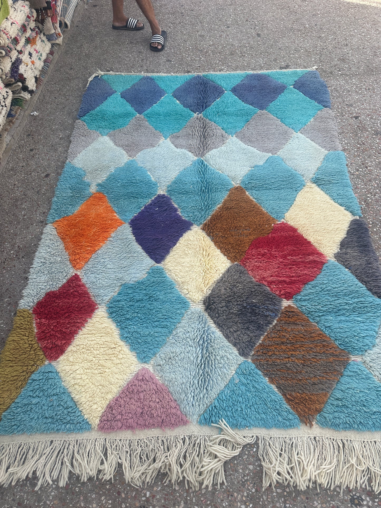 Handmade Azilal Rug, size 250 x 150 cm || 8.2 x 4.92 ft