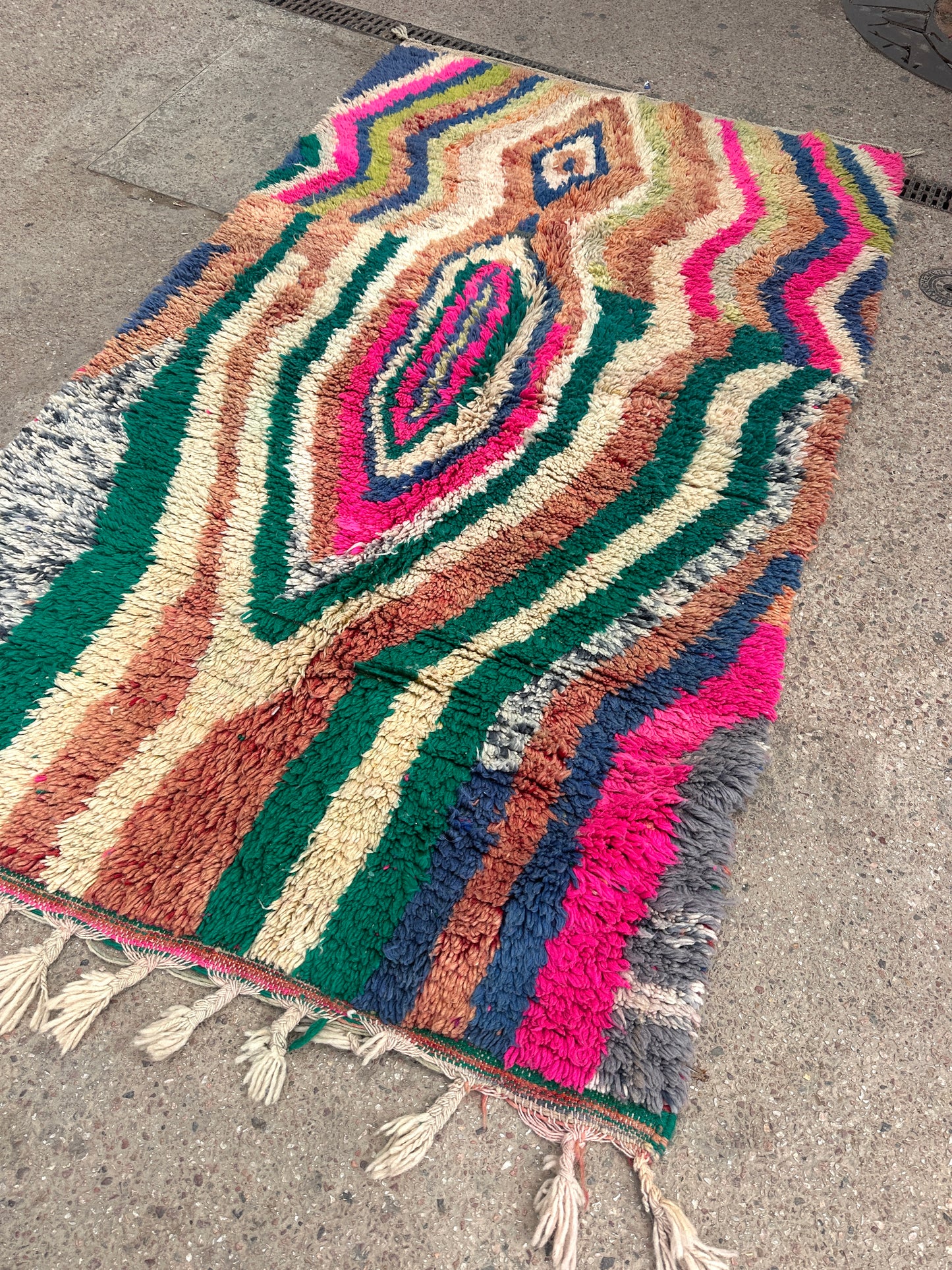 Handmade Beni Ouarain, size 250 x 150 cm || 8.2 x 4.92 ft