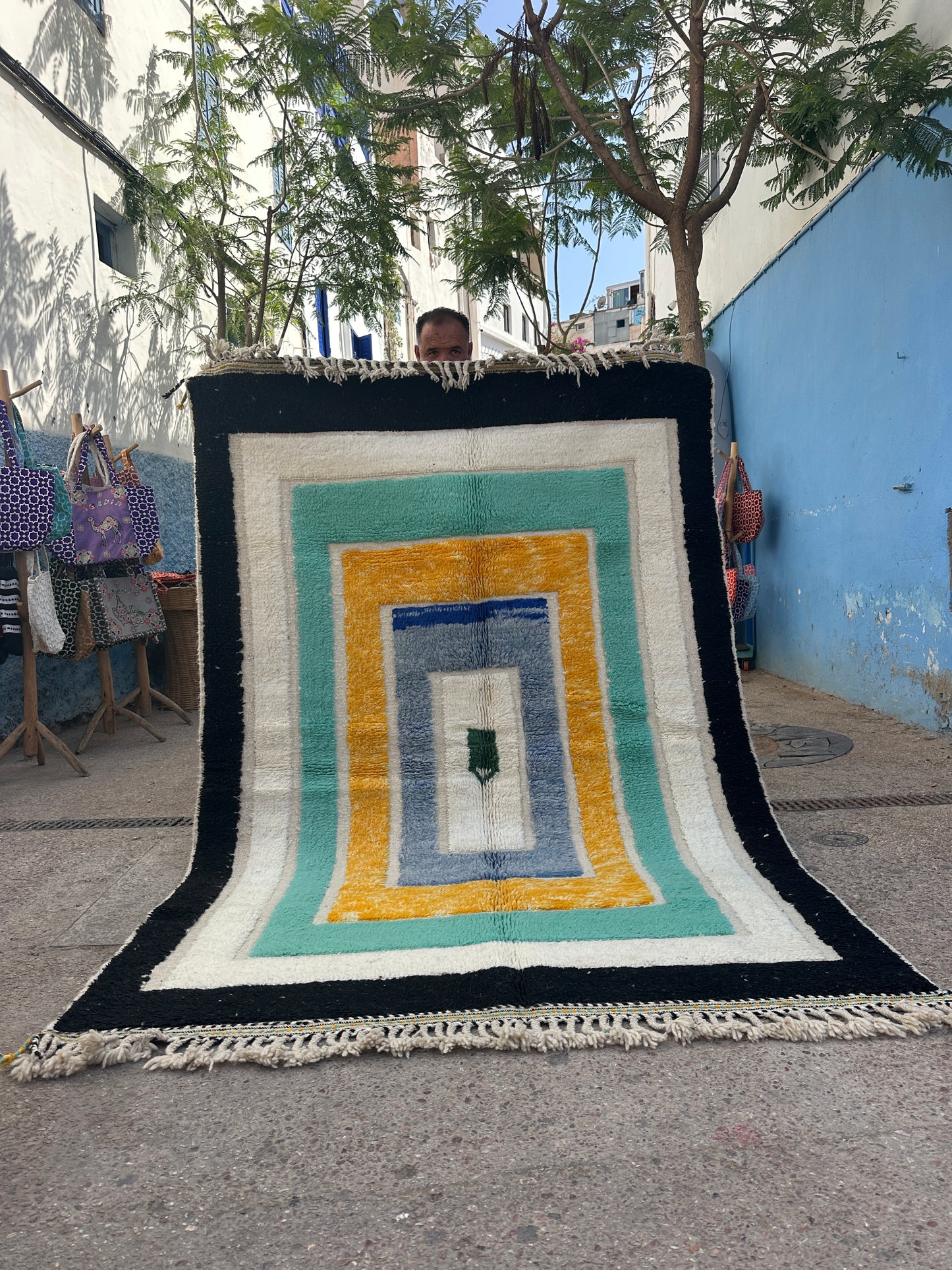 Handmade Beni Ouarain, size 250 x 150 cm || 8.2 x 4.92 ft