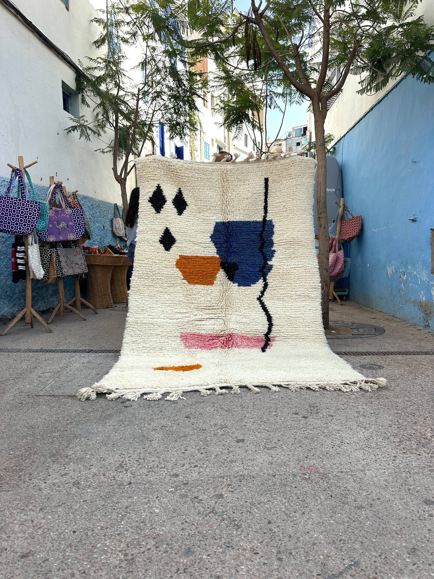 Handmade Beni Ouarain, size 250 x 150 cm || 8.2 x 4.92 ft
