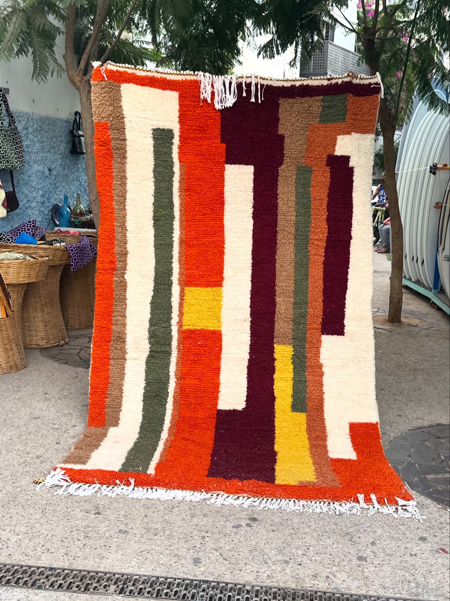 Handmade Azilal Rug, size 250 x 150 cm || 8.2 x 4.92 ft