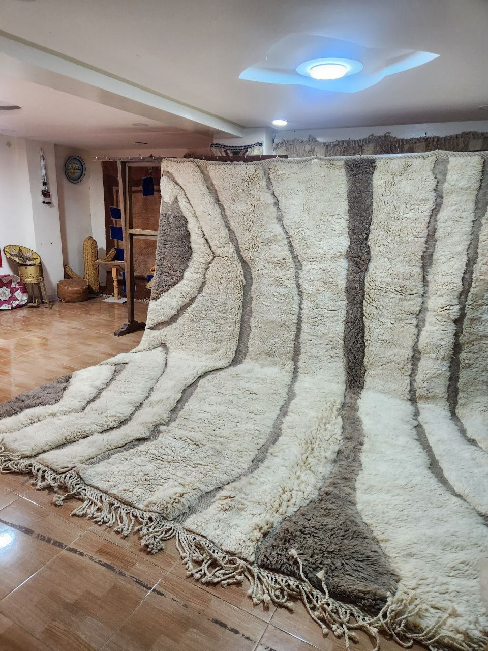 Mrirt Rug size 350 x 290 cm