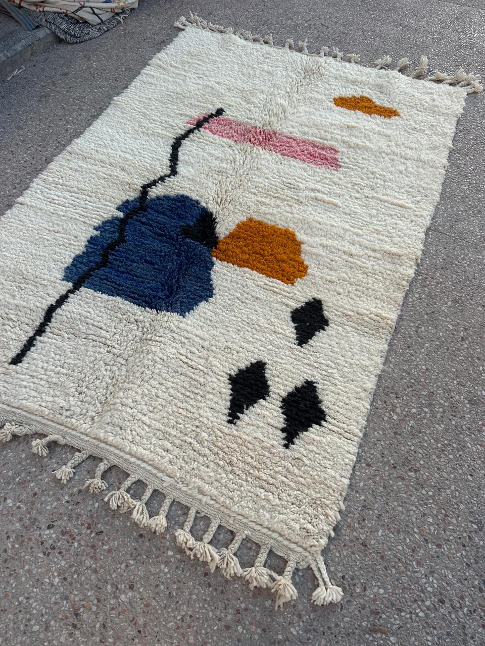 Handmade Beni Ouarain, size 250 x 150 cm || 8.2 x 4.92 ft