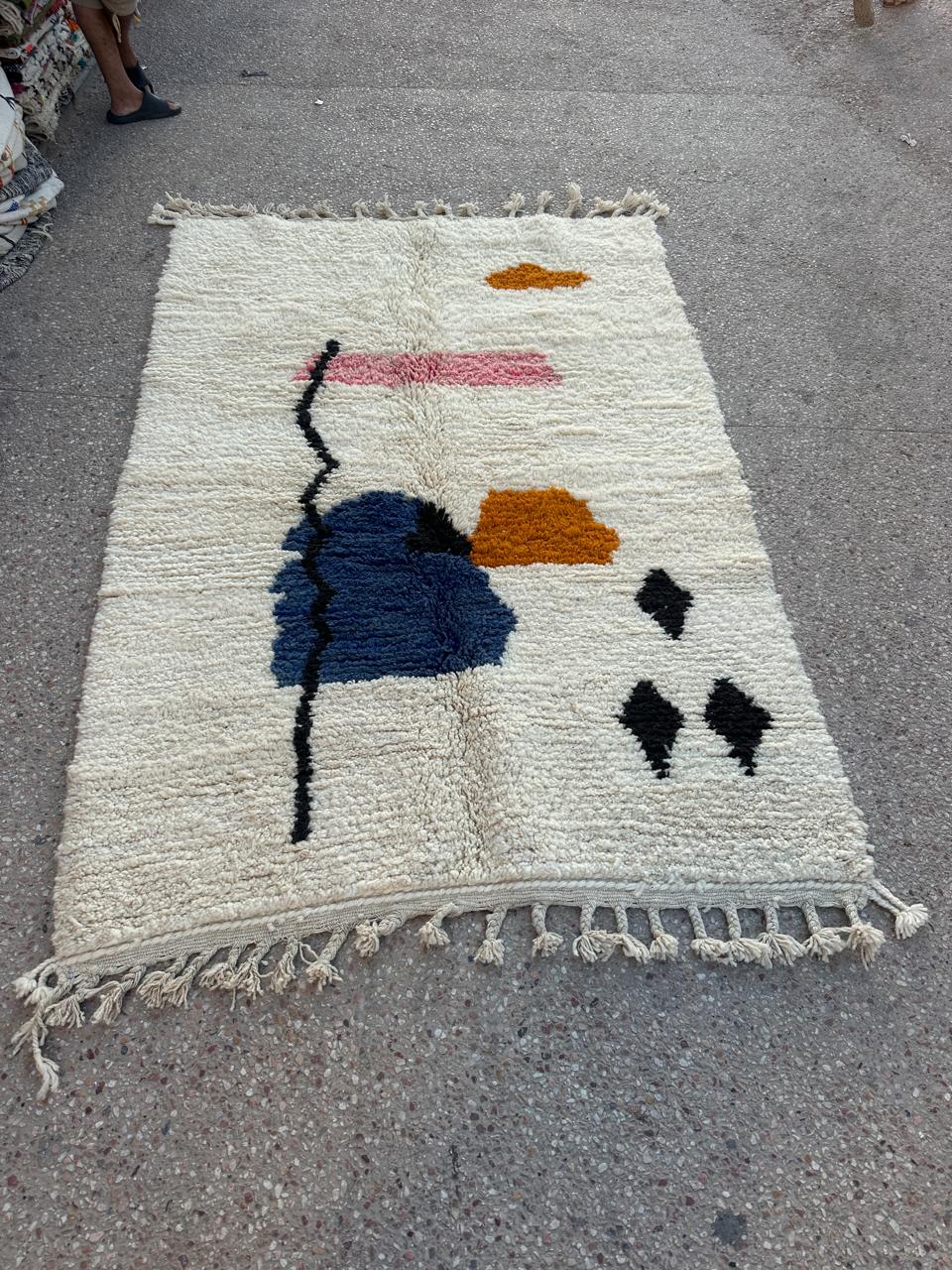 Handmade Beni Ouarain, size 250 x 150 cm || 8.2 x 4.92 ft