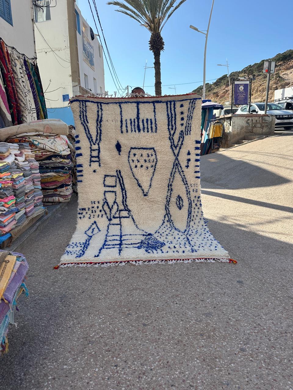 Handmade Azilal Rug, size 250 x 150 cm || 8.2 x 4.92 ft