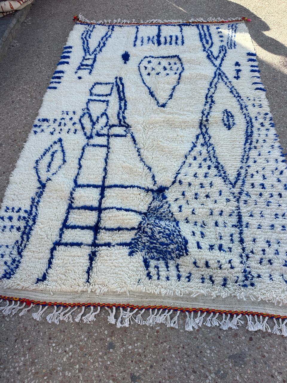 Handmade Azilal Rug, size 250 x 150 cm || 8.2 x 4.92 ft