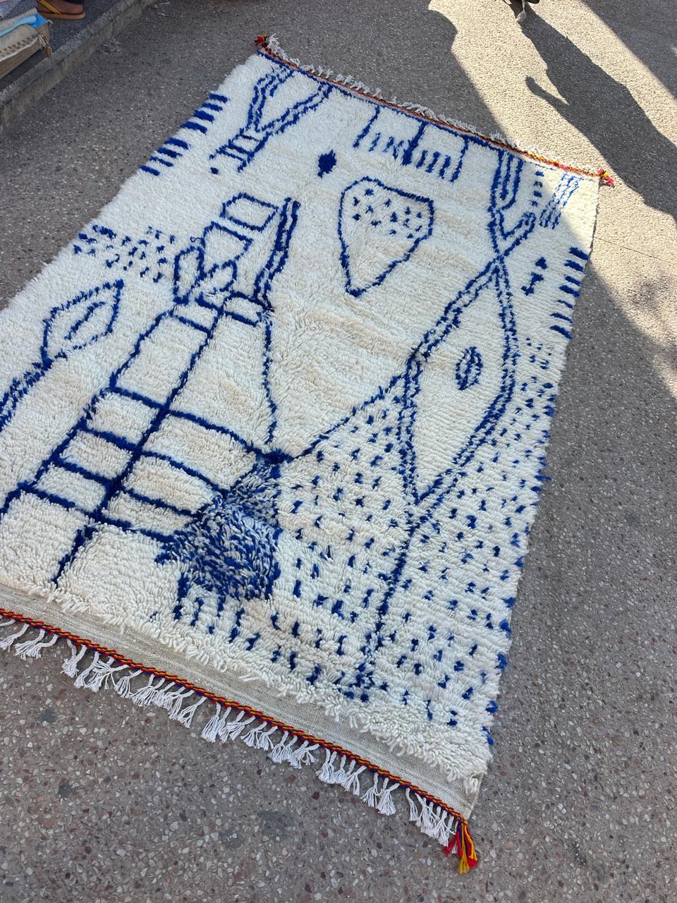 Handmade Azilal Rug, size 250 x 150 cm || 8.2 x 4.92 ft