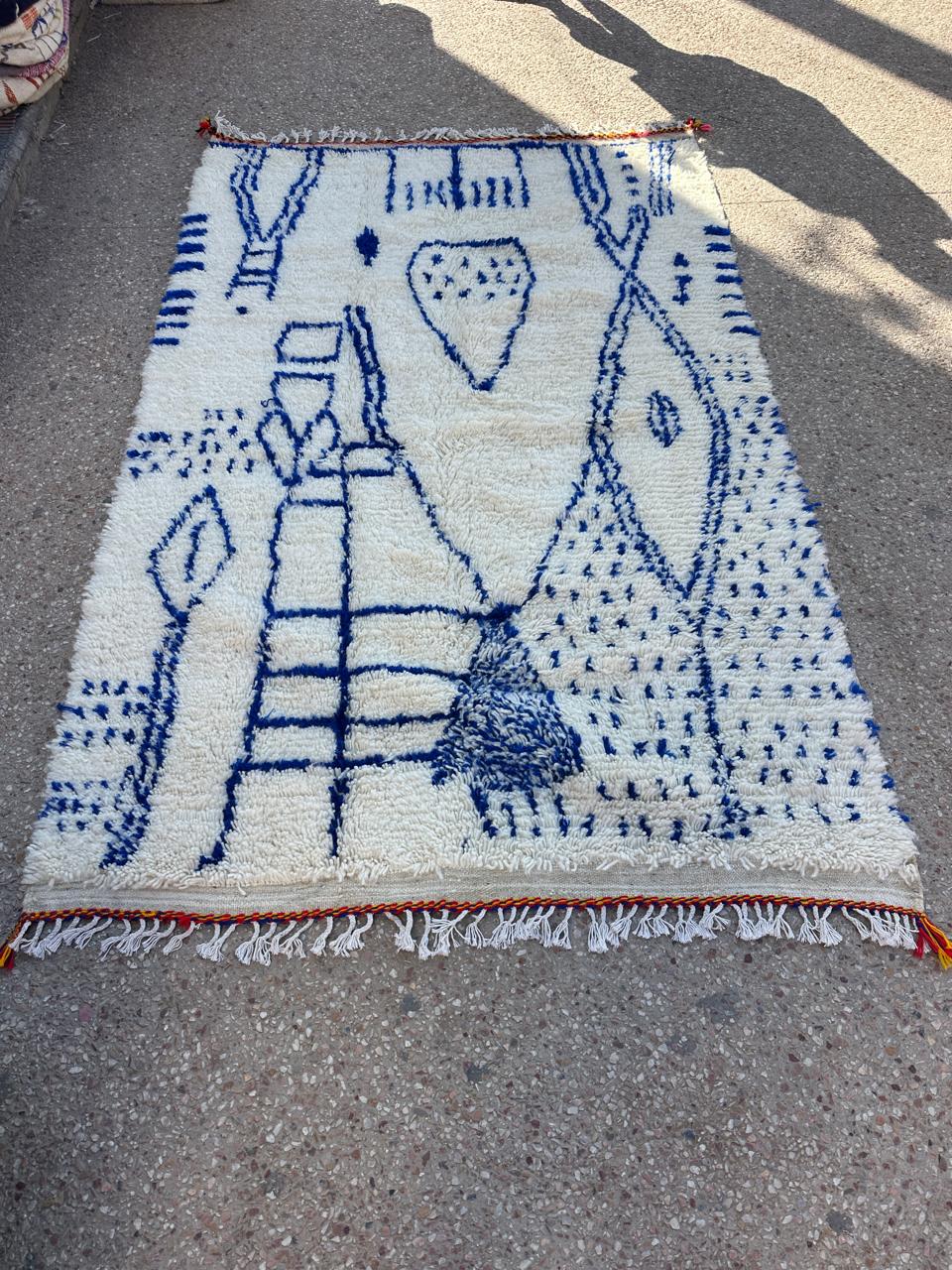 Handmade Azilal Rug, size 250 x 150 cm || 8.2 x 4.92 ft