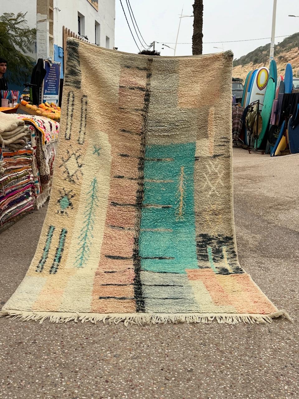 Handmade Azilal Rug, size 250 x 150 cm || 8.2 x 4.92 ft
