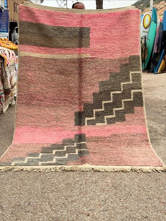 Handmade Azilal Rug, size 250 x 150 cm || 8.2 x 4.92 ft