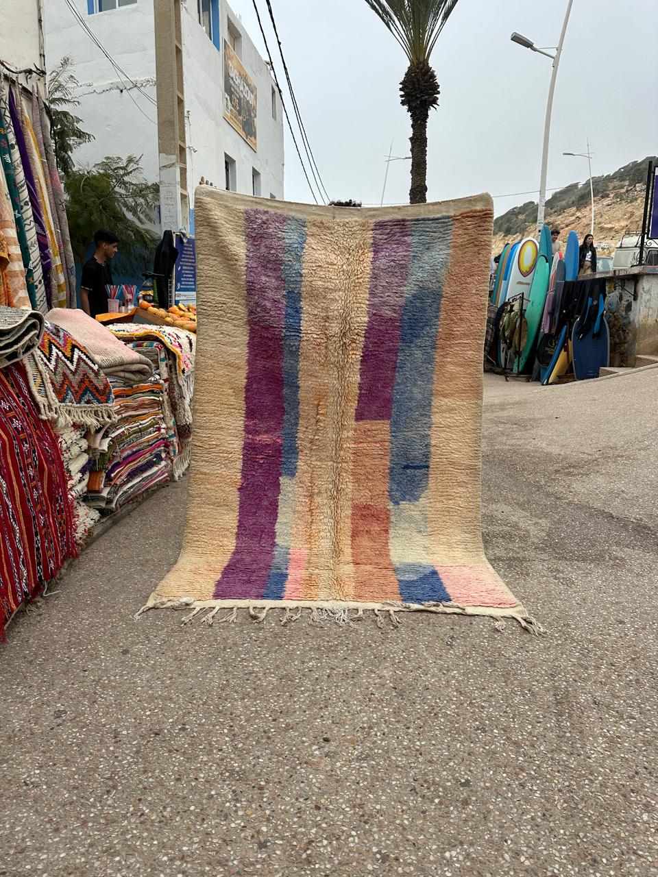 Handmade Azilal Rug, size 250 x 150 cm || 8.2 x 4.92 ft