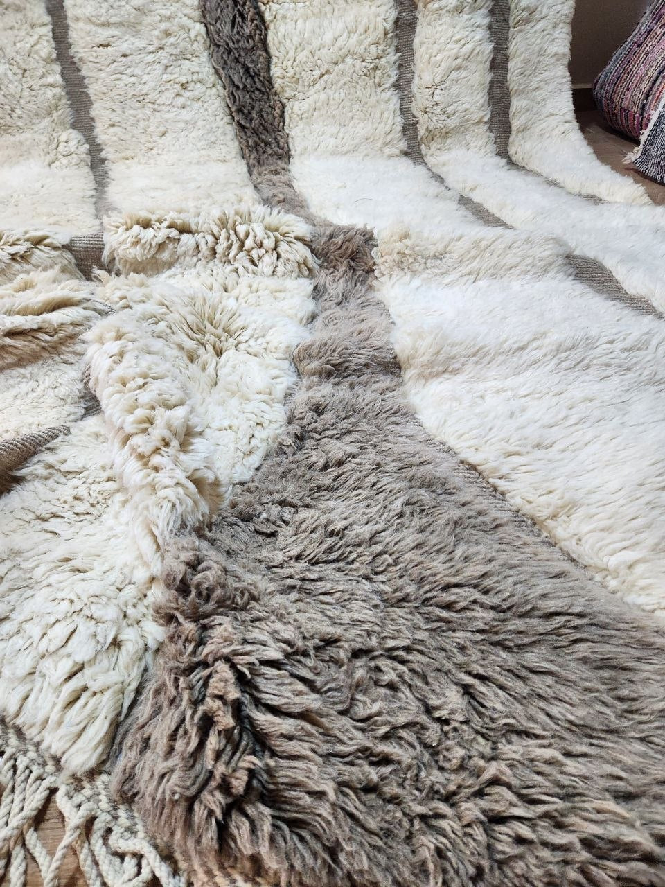 Mrirt Rug size 350 x 290 cm