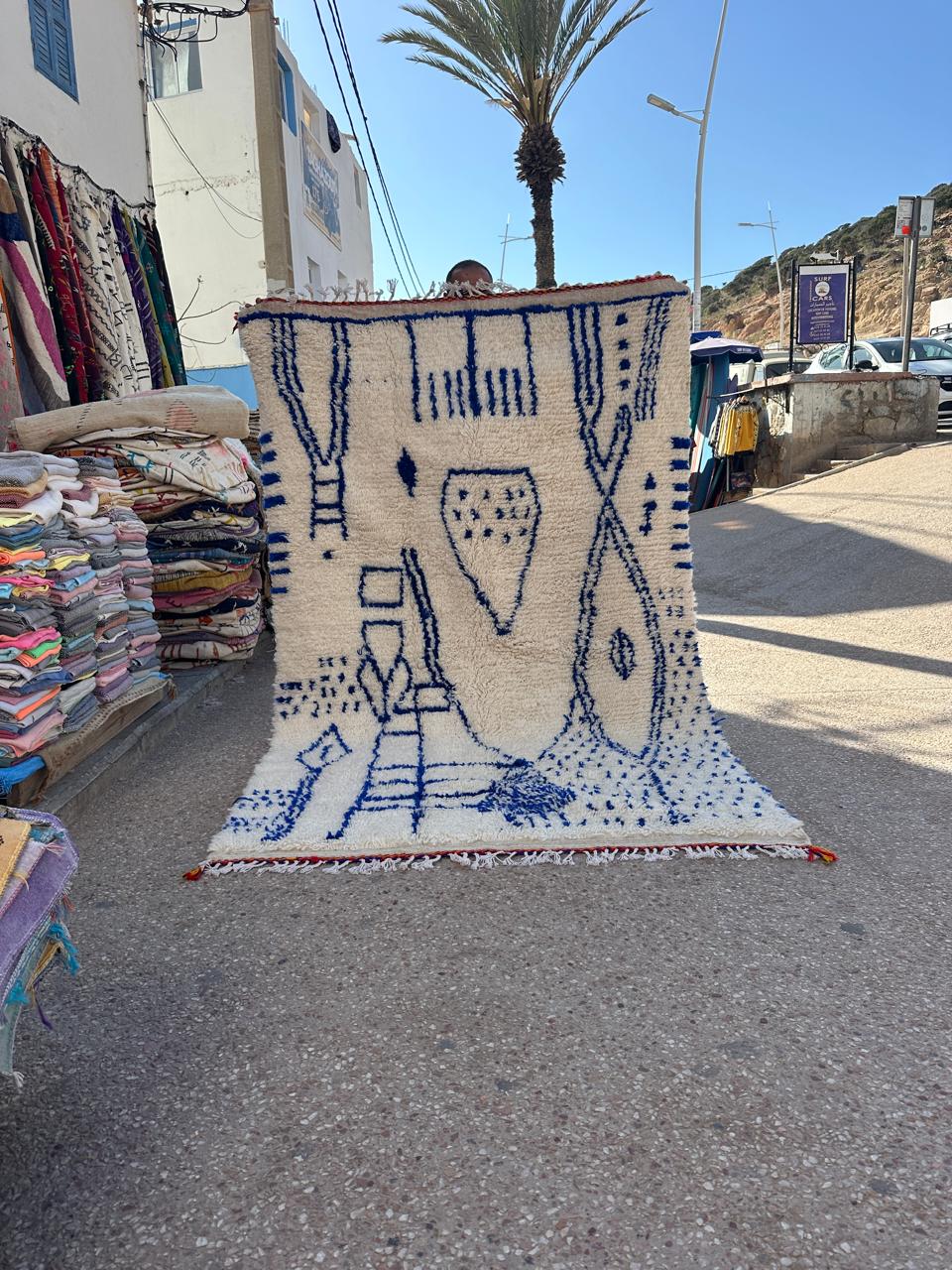 Handmade Azilal Rug, size 250 x 150 cm || 8.2 x 4.92 ft