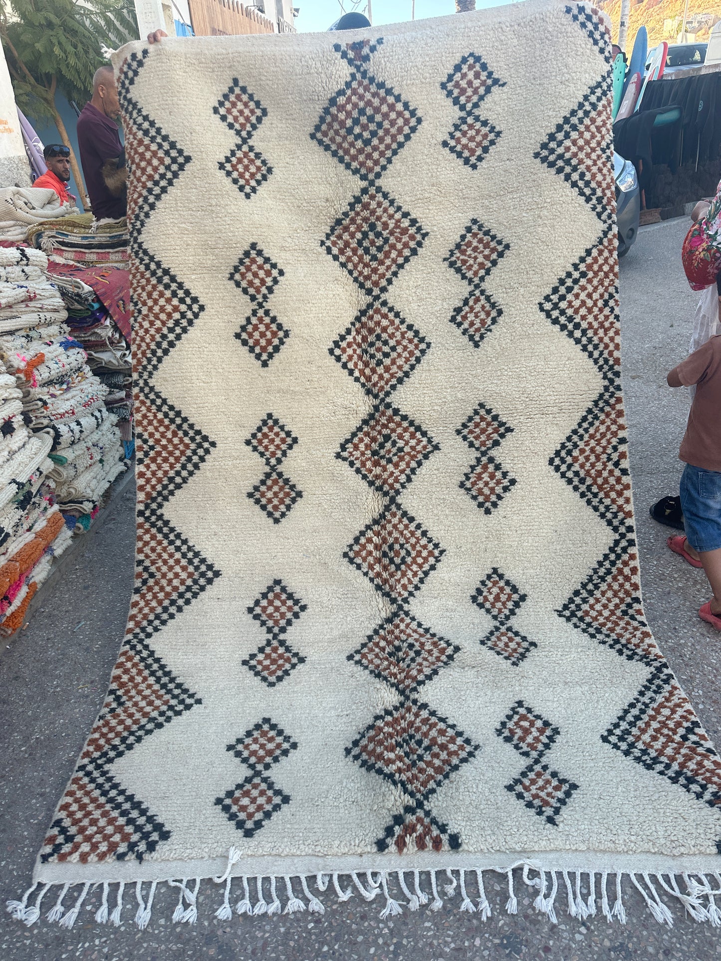 Beni Ouarain Rug size 250 x 150 cm || 8.2 x 4.92 ft