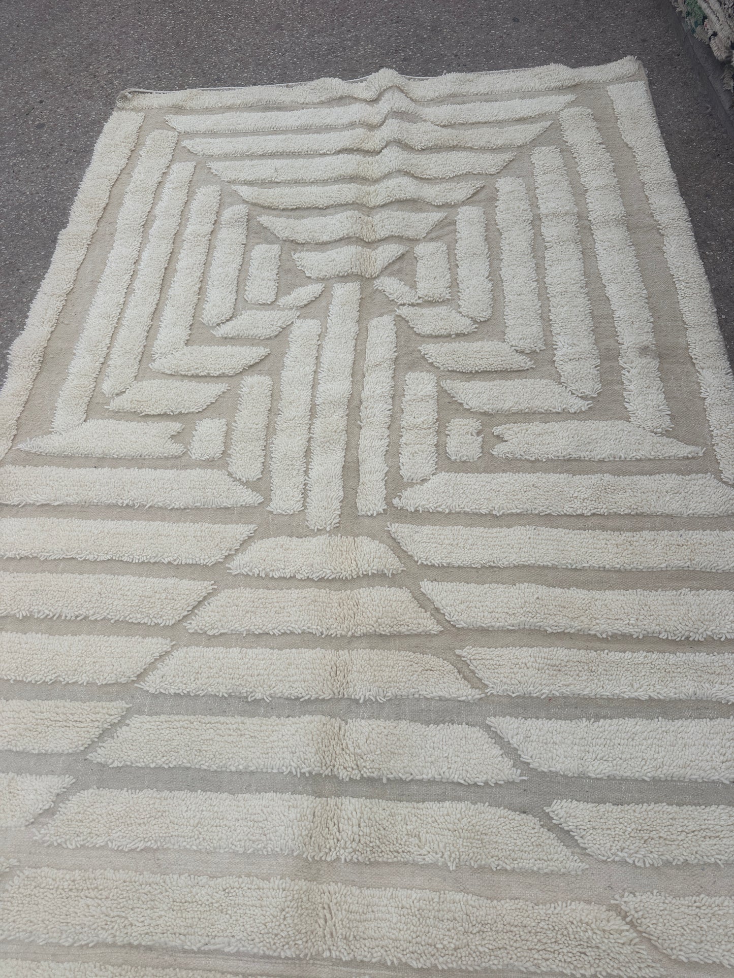 Beni Ouarain Rug size 300 x 200 cm || 9.84 x 6.56 ft