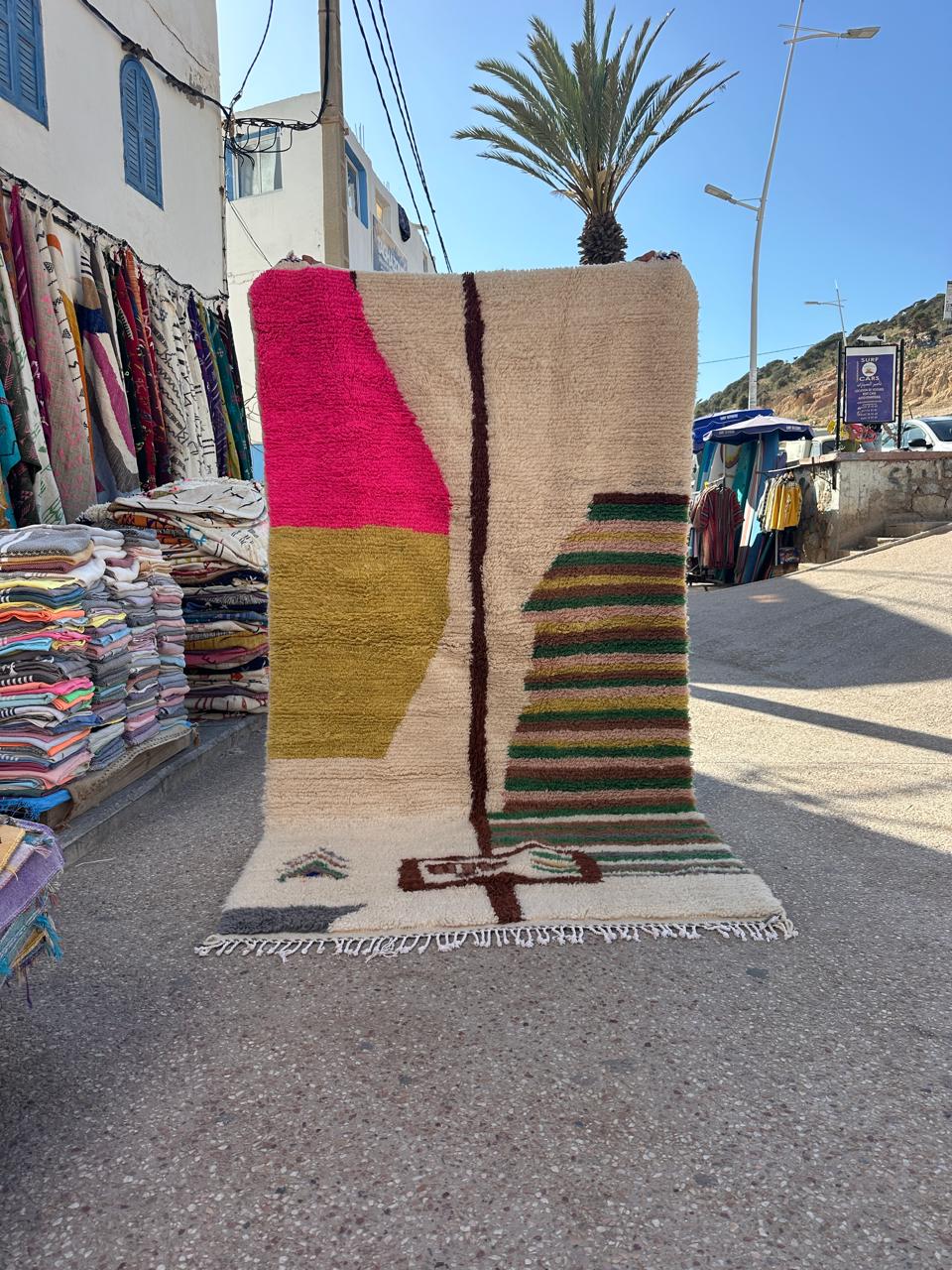 Handmade Azilal Rug, size 250 x 150 cm || 8.2 x 4.92 ft