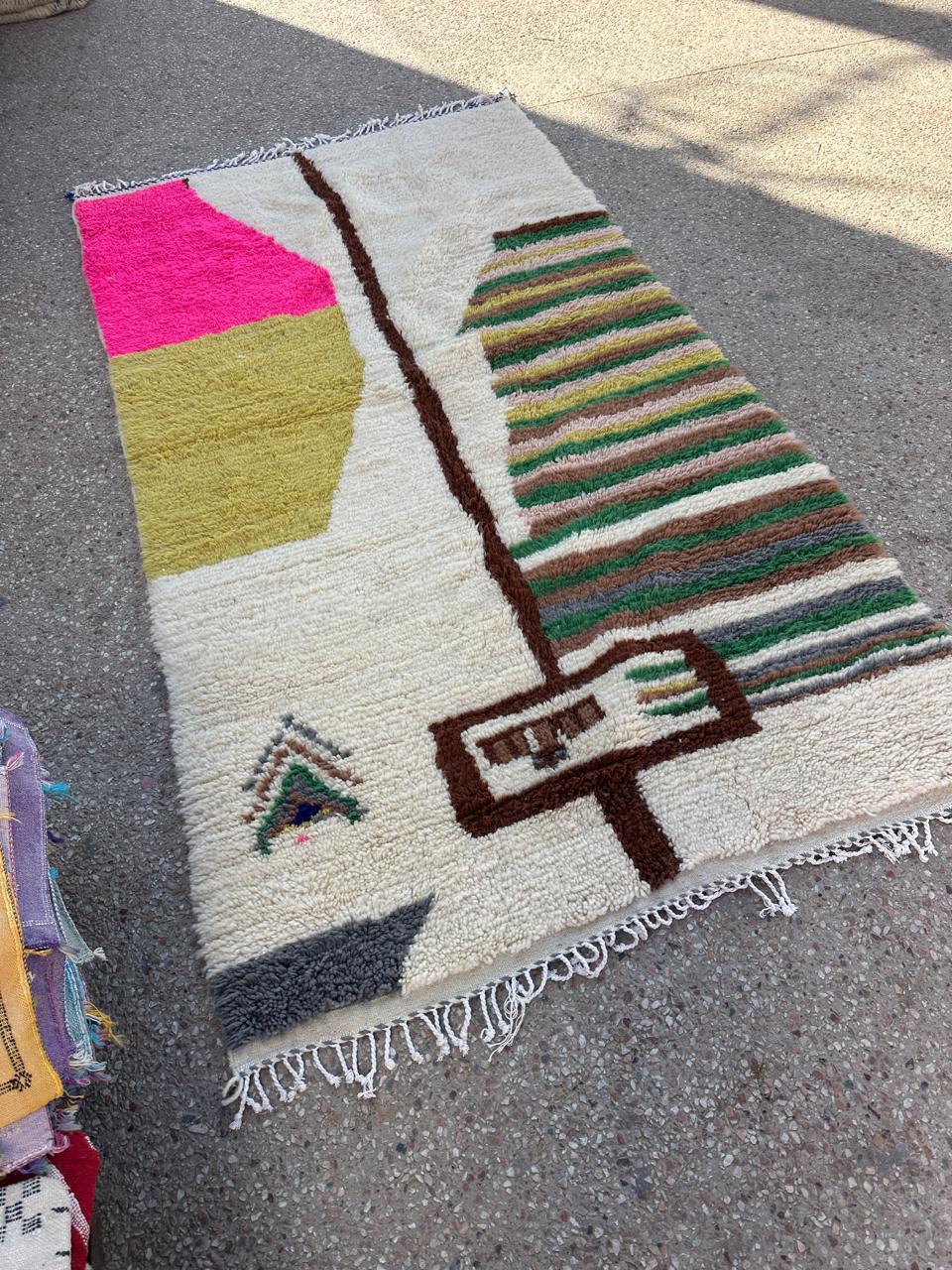 Handmade Azilal Rug, size 250 x 150 cm || 8.2 x 4.92 ft