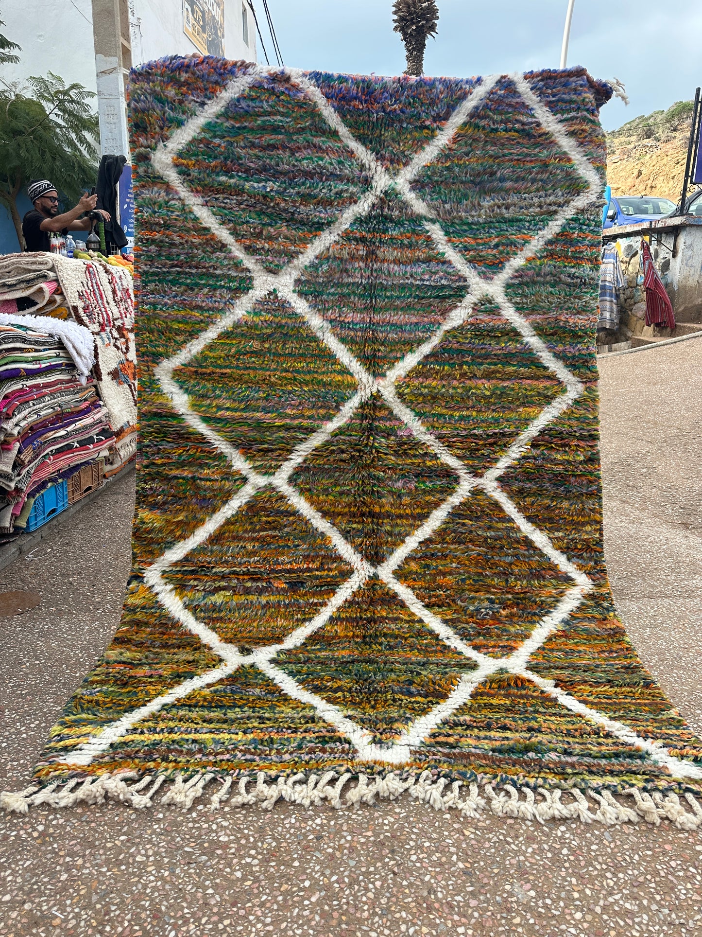 Handmade Azilal Rug, size 250 x 150 cm || 8.2 x 4.92 ft