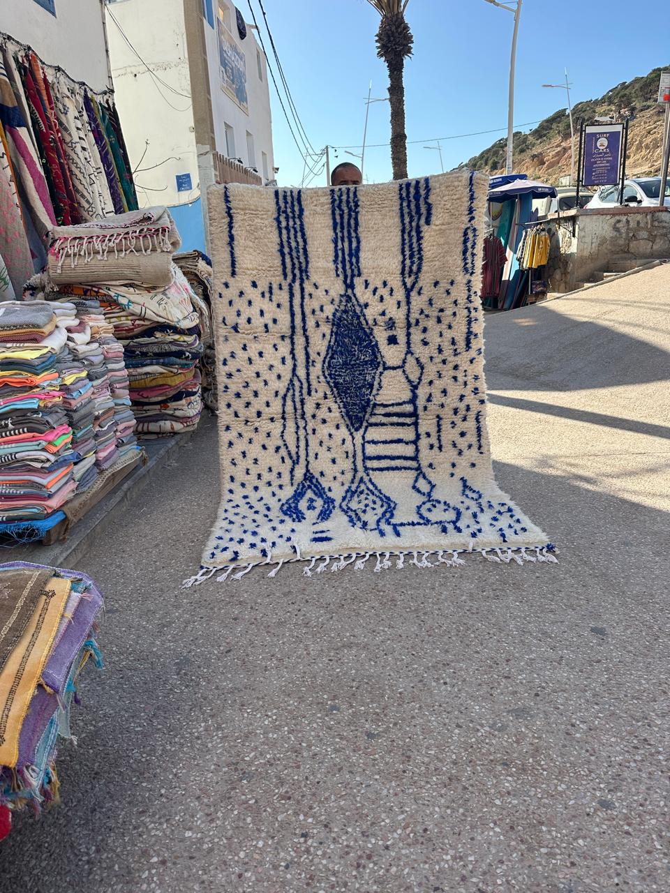 Handmade Azilal Rug, size 250 x 150 cm || 8.2 x 4.92 ft