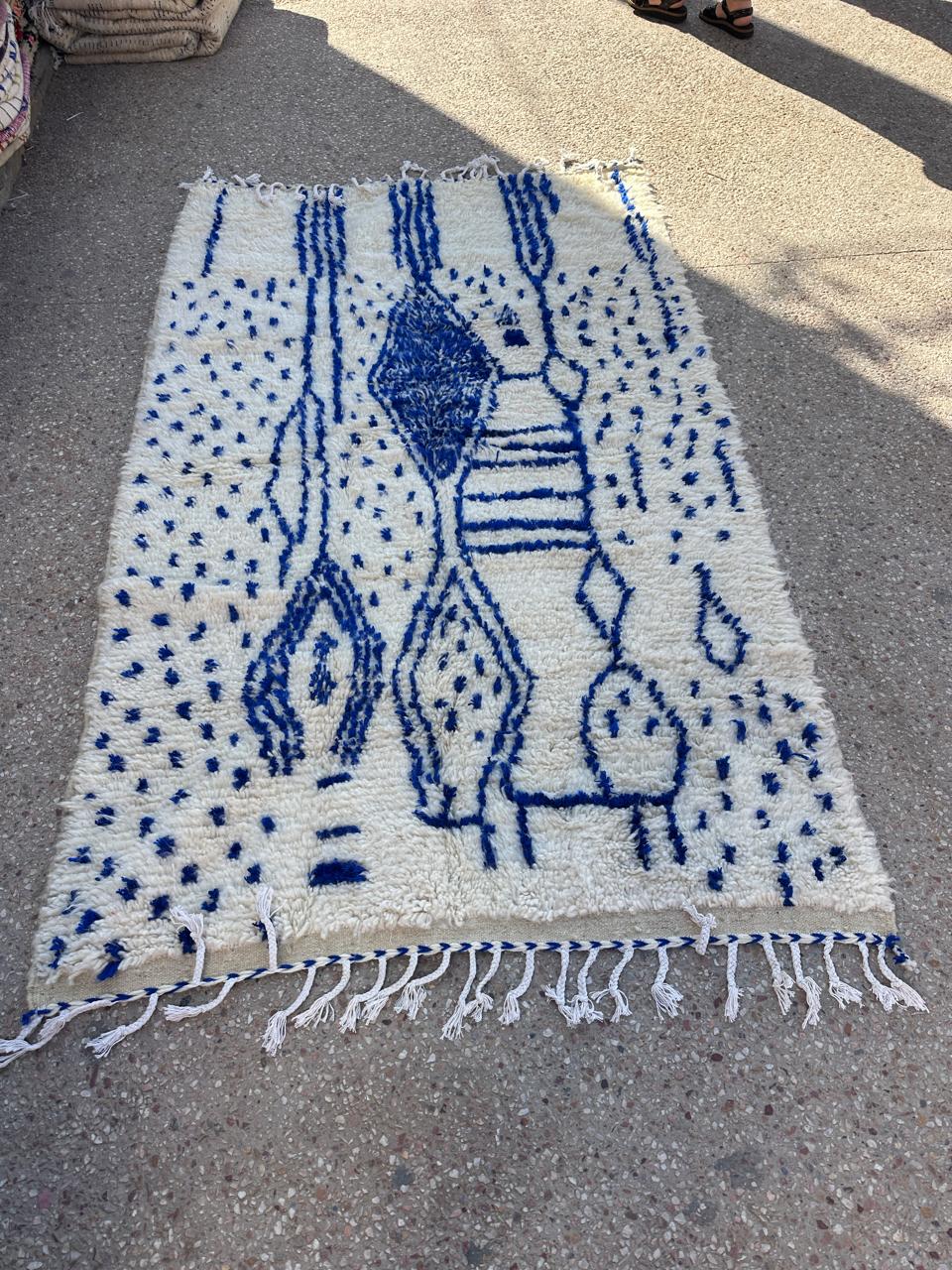 Handmade Azilal Rug, size 250 x 150 cm || 8.2 x 4.92 ft