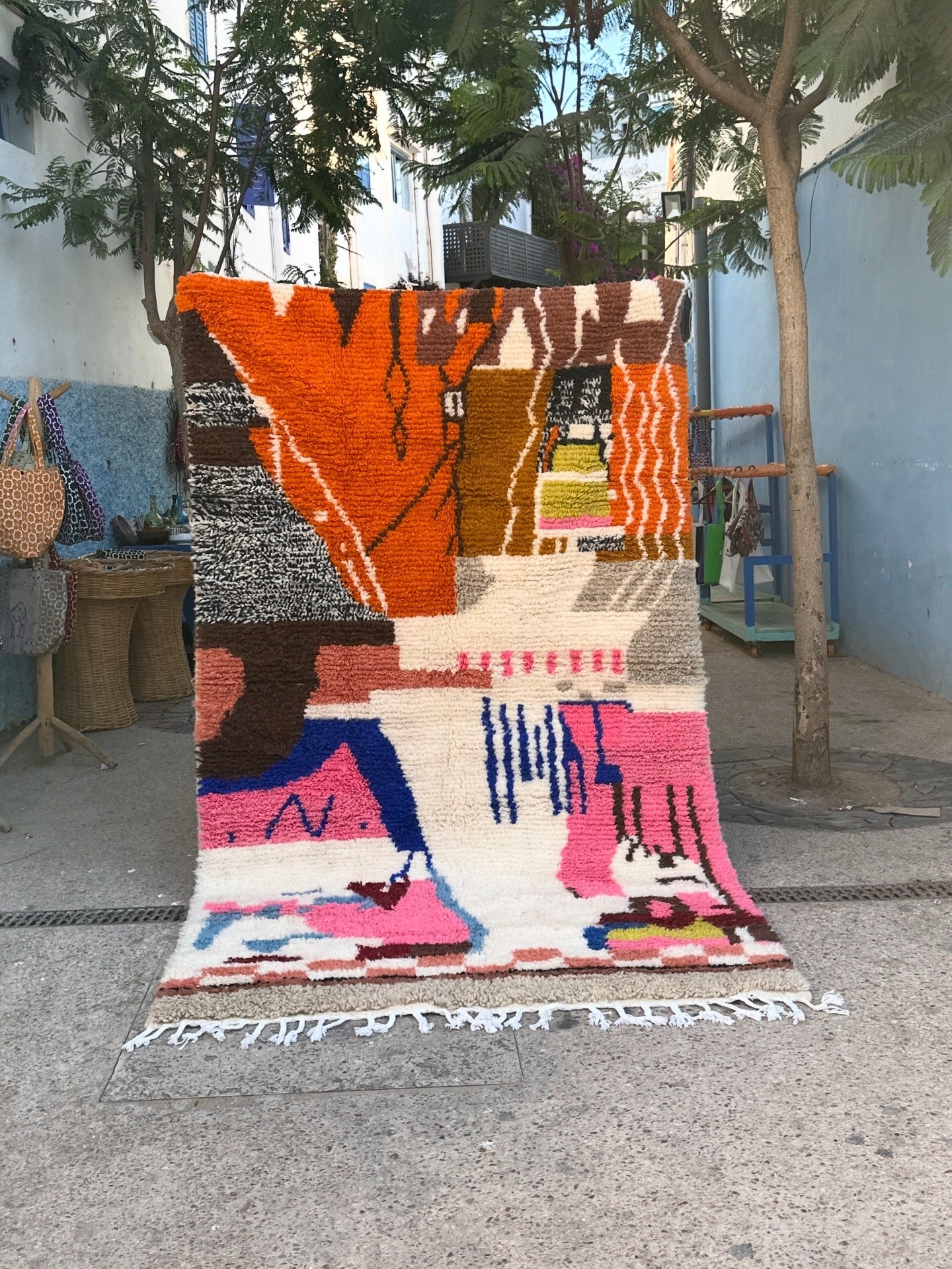 Handmade Beni Ouarain, size 250 x 150 cm || 8.2 x 4.92 ft