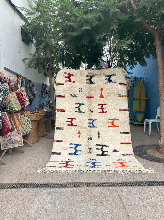 Handmade Beni Ouarain, size 250 x 150 cm || 8.2 x 4.92 ft