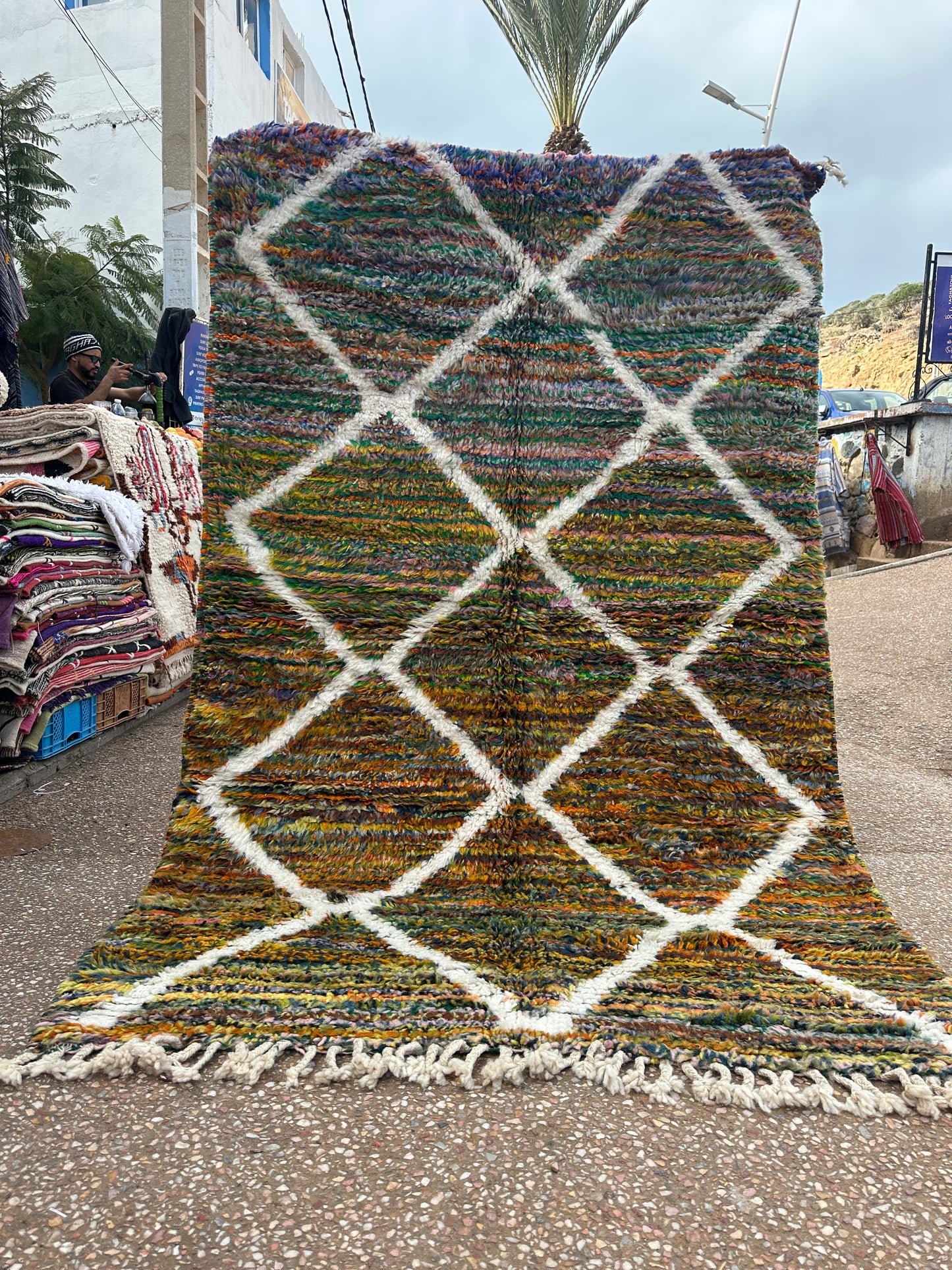 Handmade Azilal Rug, size 250 x 150 cm || 8.2 x 4.92 ft