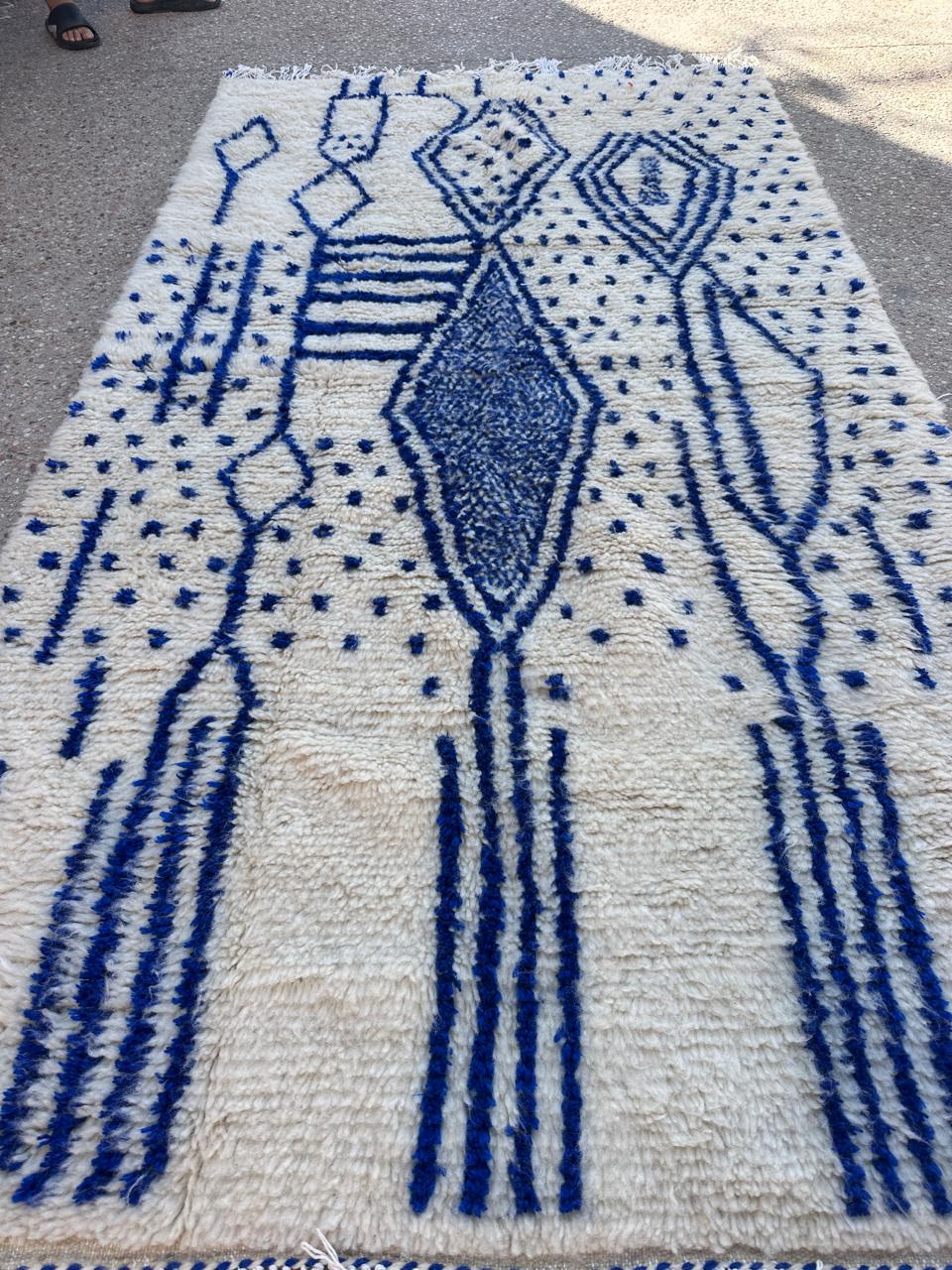 Handmade Azilal Rug, size 250 x 150 cm || 8.2 x 4.92 ft