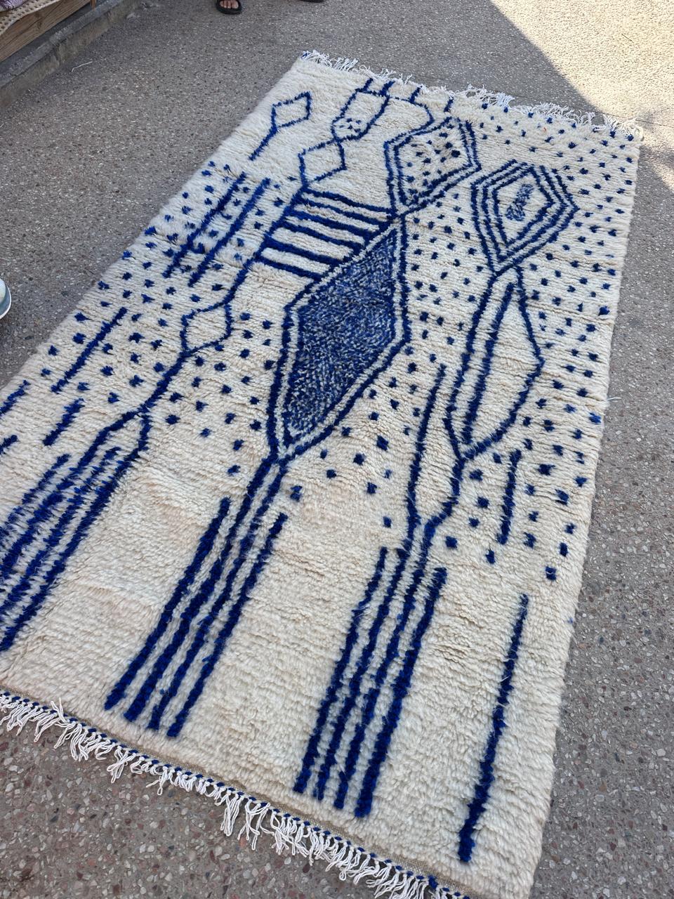 Handmade Azilal Rug, size 250 x 150 cm || 8.2 x 4.92 ft