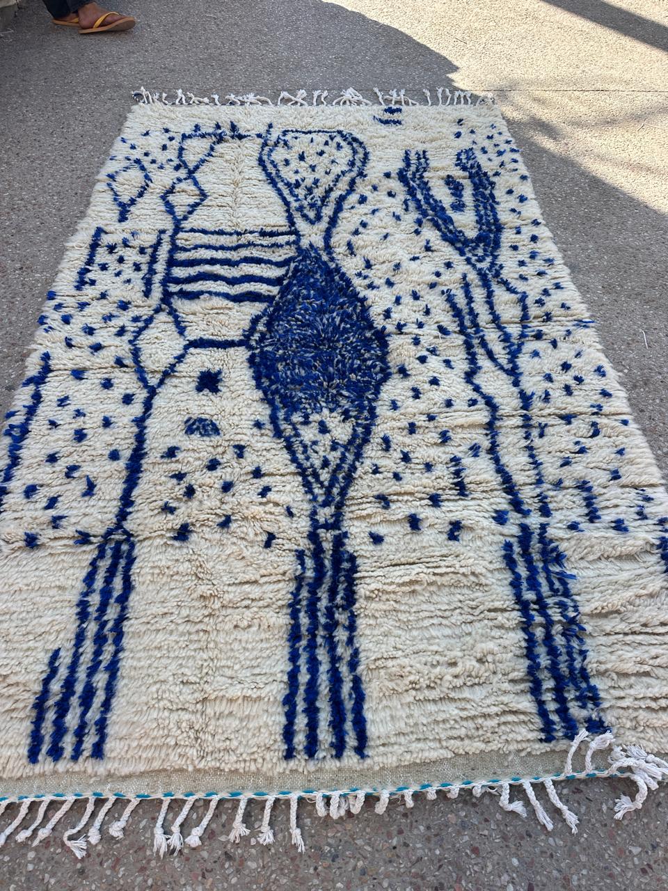 Handmade Azilal Rug, size 250 x 150 cm || 8.2 x 4.92 ft