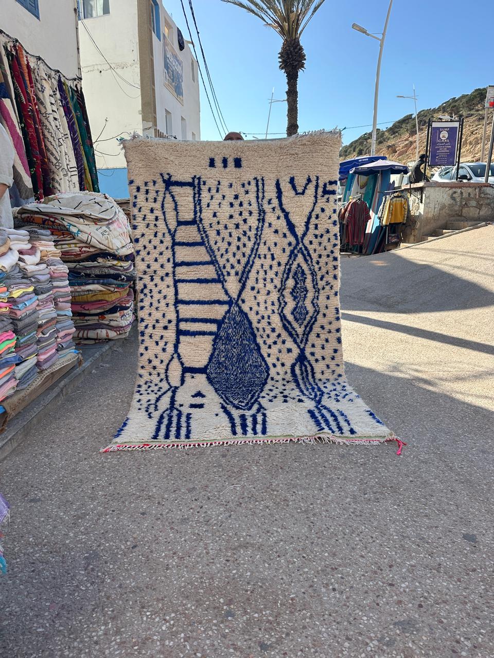 Handmade Azilal Rug, size 250 x 150 cm || 8.2 x 4.92 ft