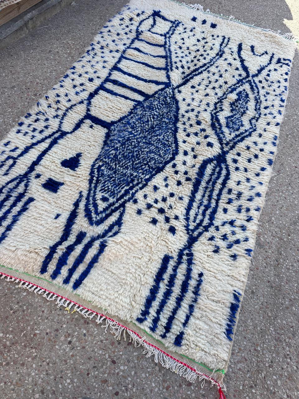 Handmade Azilal Rug, size 250 x 150 cm || 8.2 x 4.92 ft