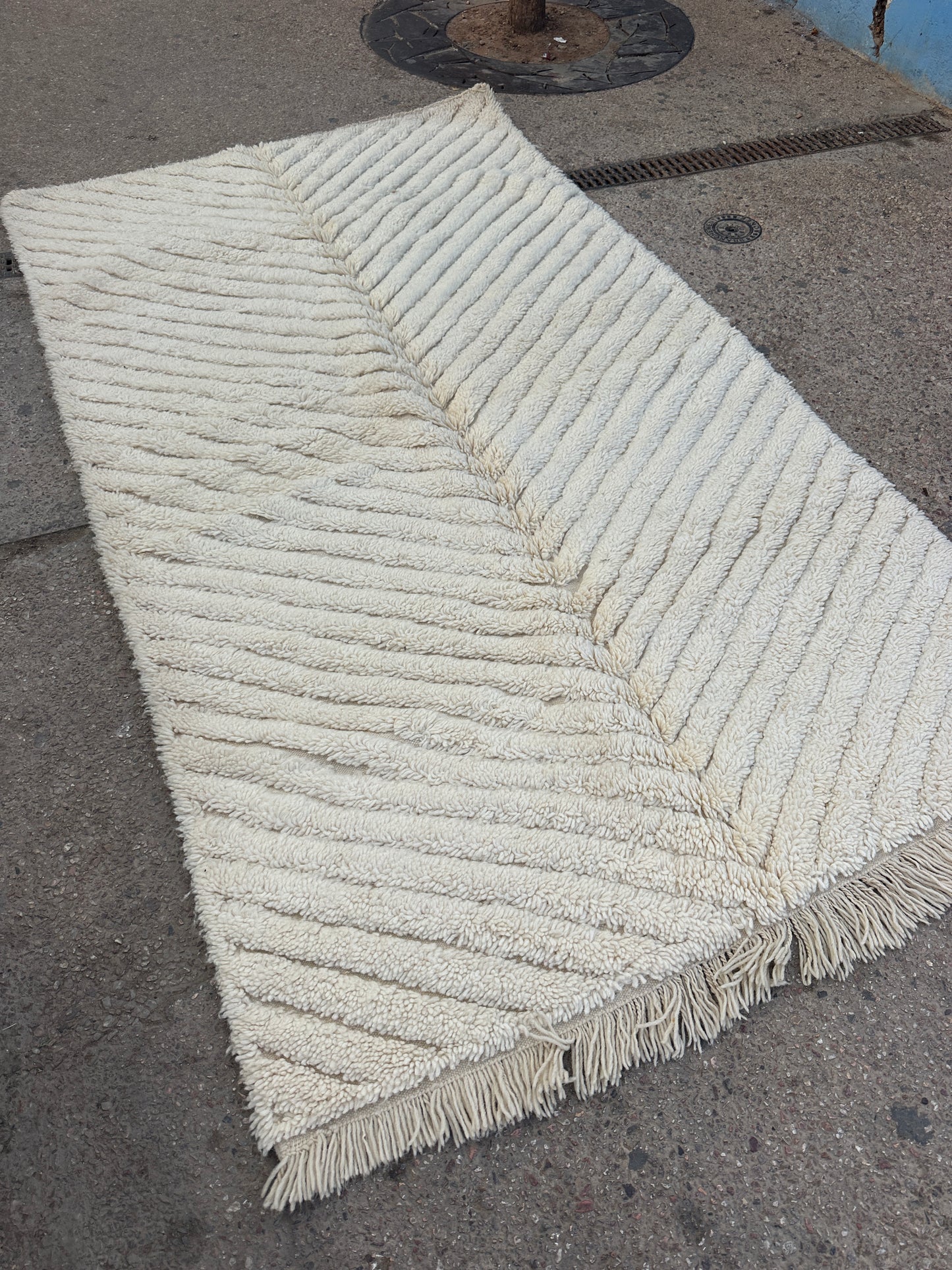 Handmade Beni Ouarain, size 250 x 150 cm || 8.2 x 4.92 ft