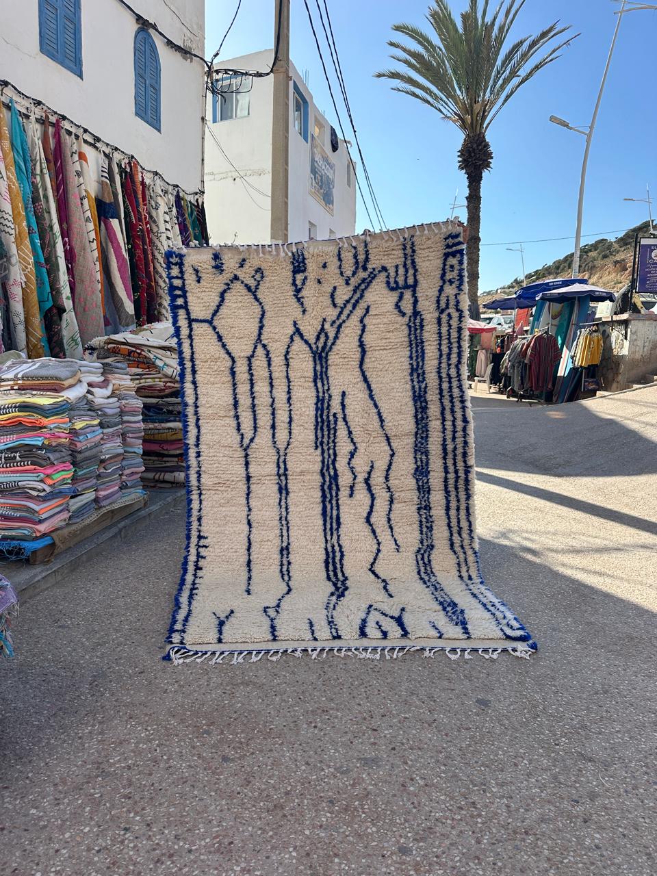 Handmade Azilal Rug, size 250 x 150 cm || 8.2 x 4.92 ft