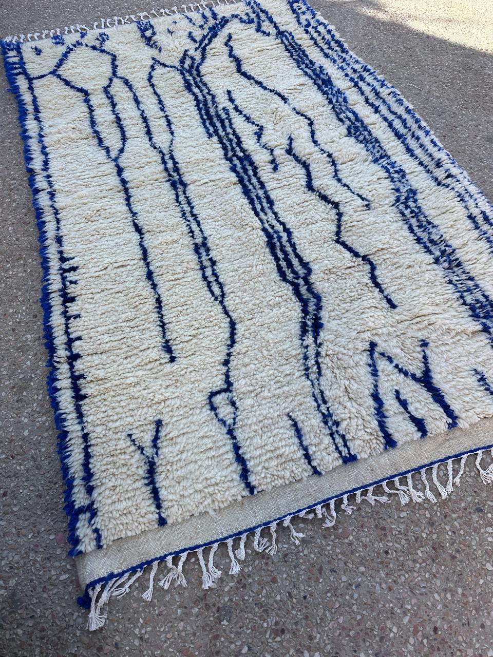 Handmade Azilal Rug, size 250 x 150 cm || 8.2 x 4.92 ft