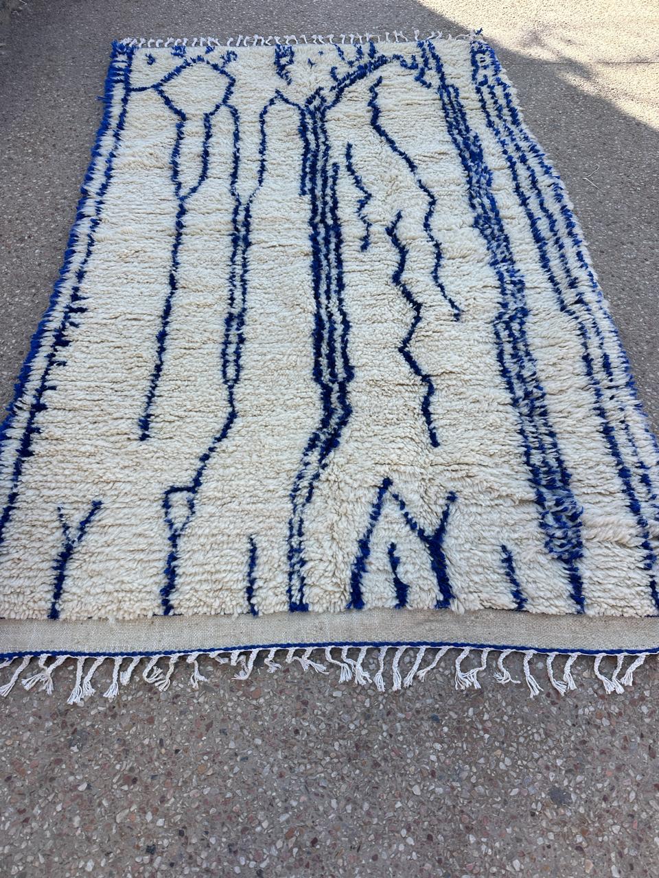 Handmade Azilal Rug, size 250 x 150 cm || 8.2 x 4.92 ft