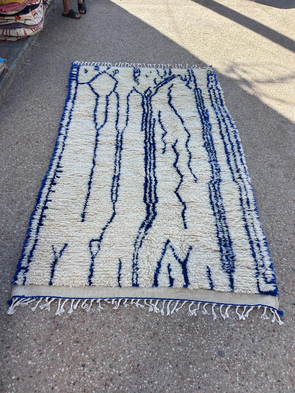 Handmade Azilal Rug, size 250 x 150 cm || 8.2 x 4.92 ft