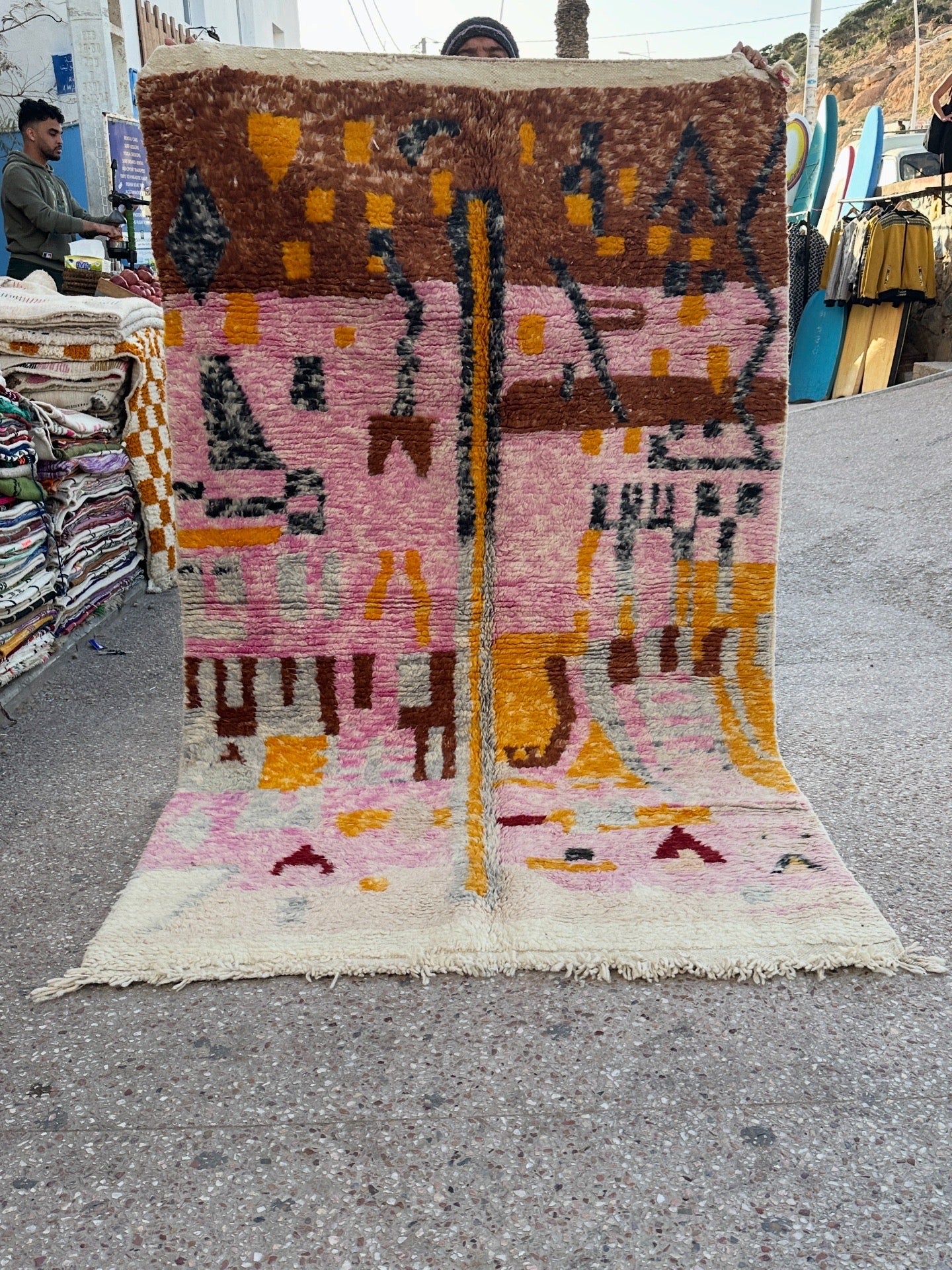 Handmade Azilal Rug, size 250 x 150 cm || 8.2 x 4.92 ft