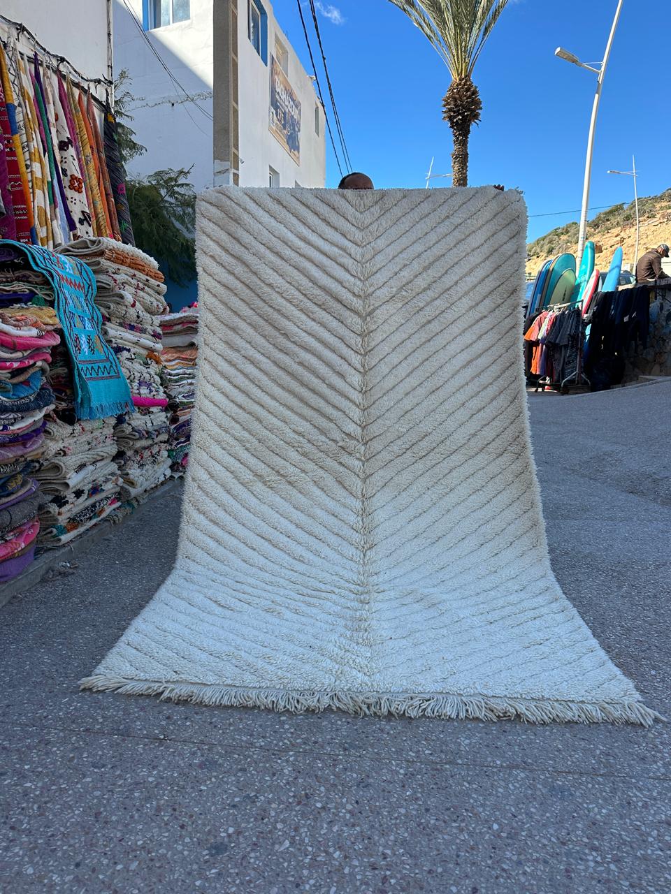 Beni Ouarain Rug size 250 x 150 cm || 8.2 x 4.92 ft