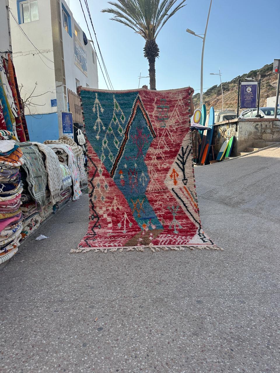 Handmade Azilal Rug, size 250 x 150 cm || 8.2 x 4.92 ft