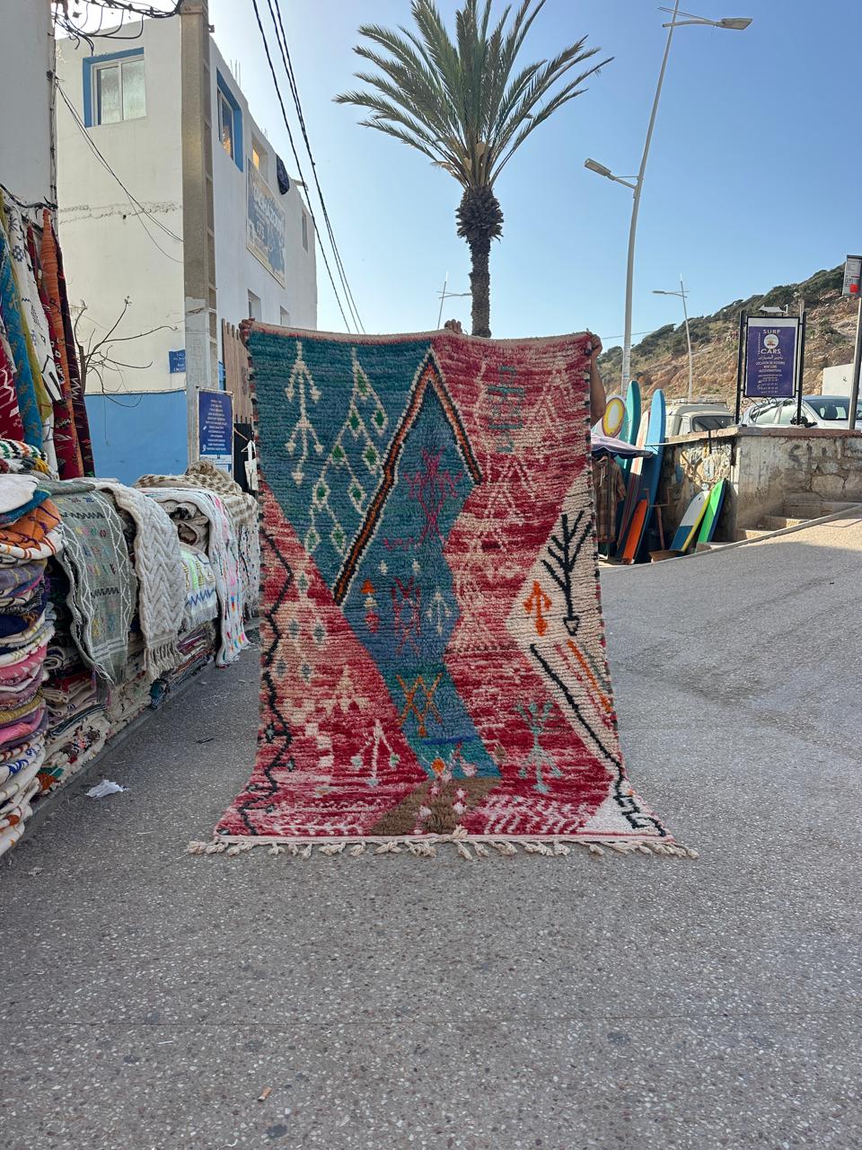 Handmade Azilal Rug, size 250 x 150 cm || 8.2 x 4.92 ft