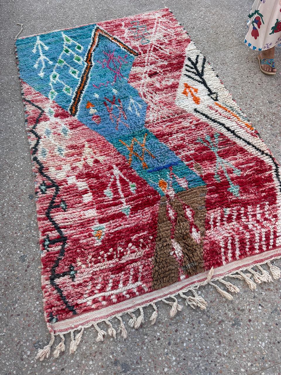 Handmade Azilal Rug, size 250 x 150 cm || 8.2 x 4.92 ft