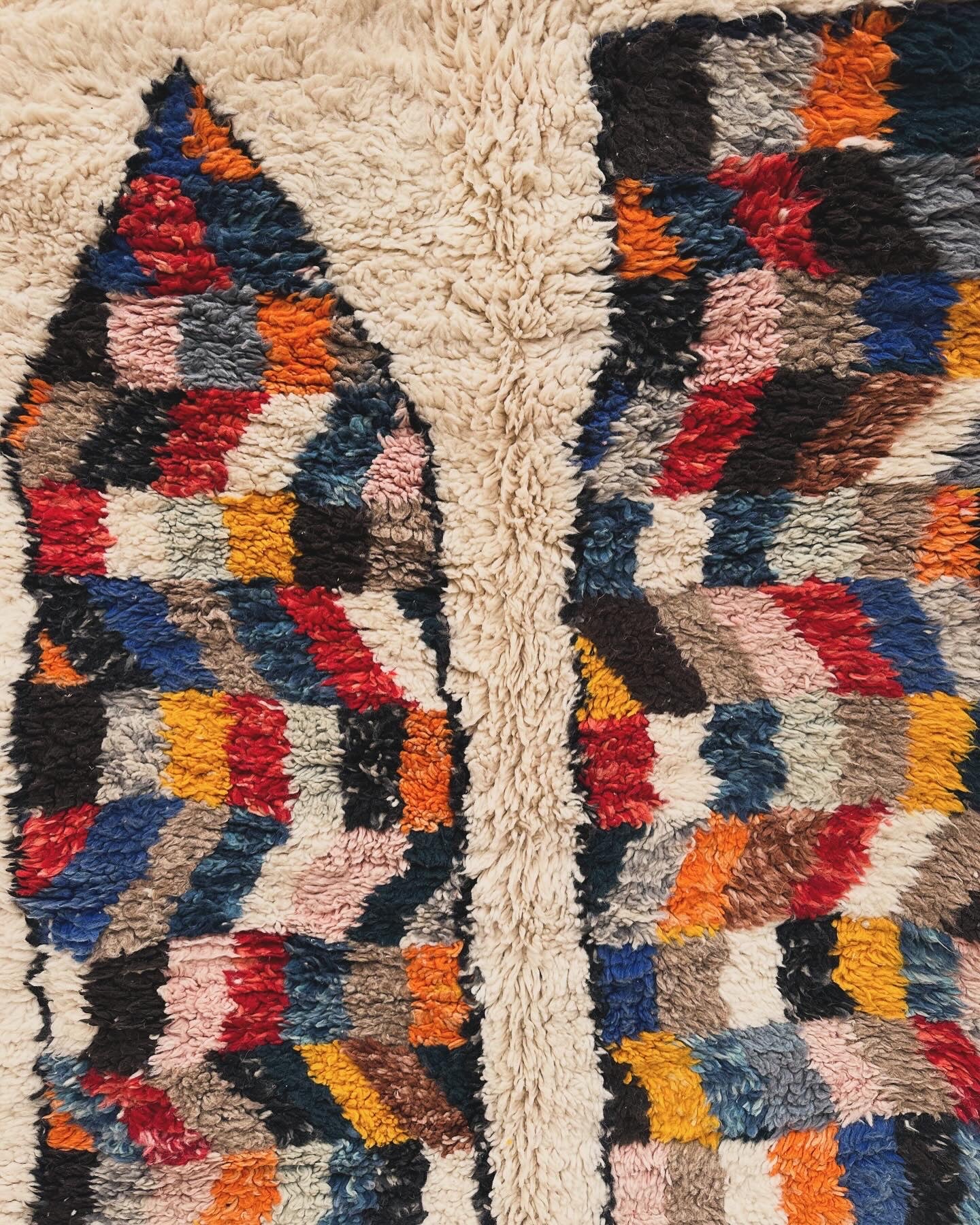 Beni Ouarain Rug size 250 x 150 cm || 8.2 x 4.92 ft