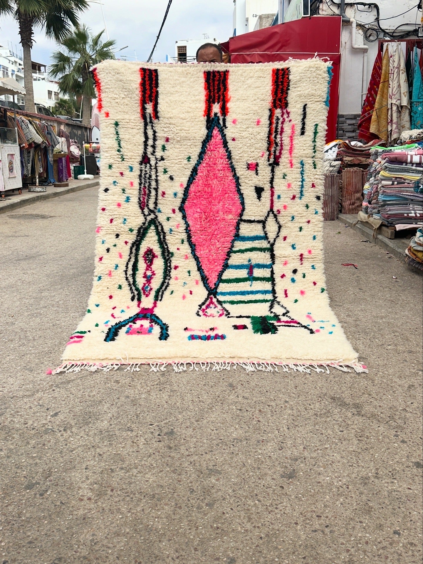Handmade Azilal Rug, size 250 x 150 cm || 8.2 x 4.92 ft
