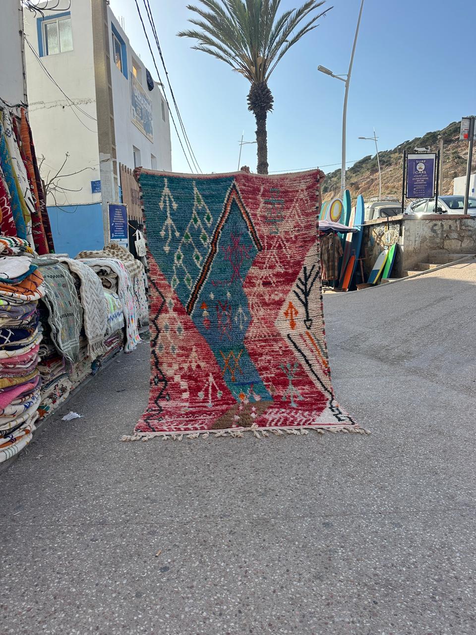 Handmade Azilal Rug, size 250 x 150 cm || 8.2 x 4.92 ft