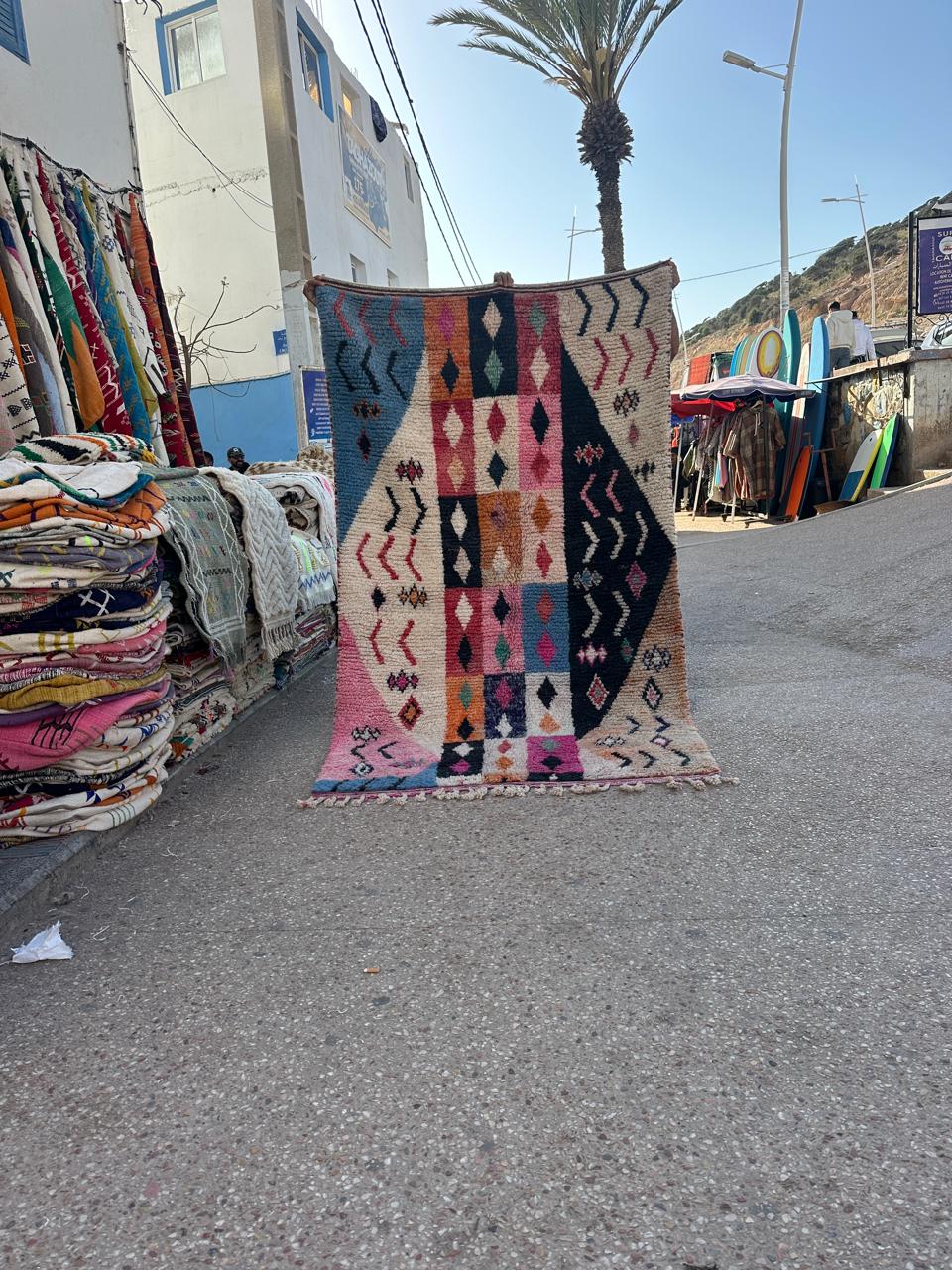 Handmade Azilal Rug, size 250 x 150 cm || 8.2 x 4.92 ft