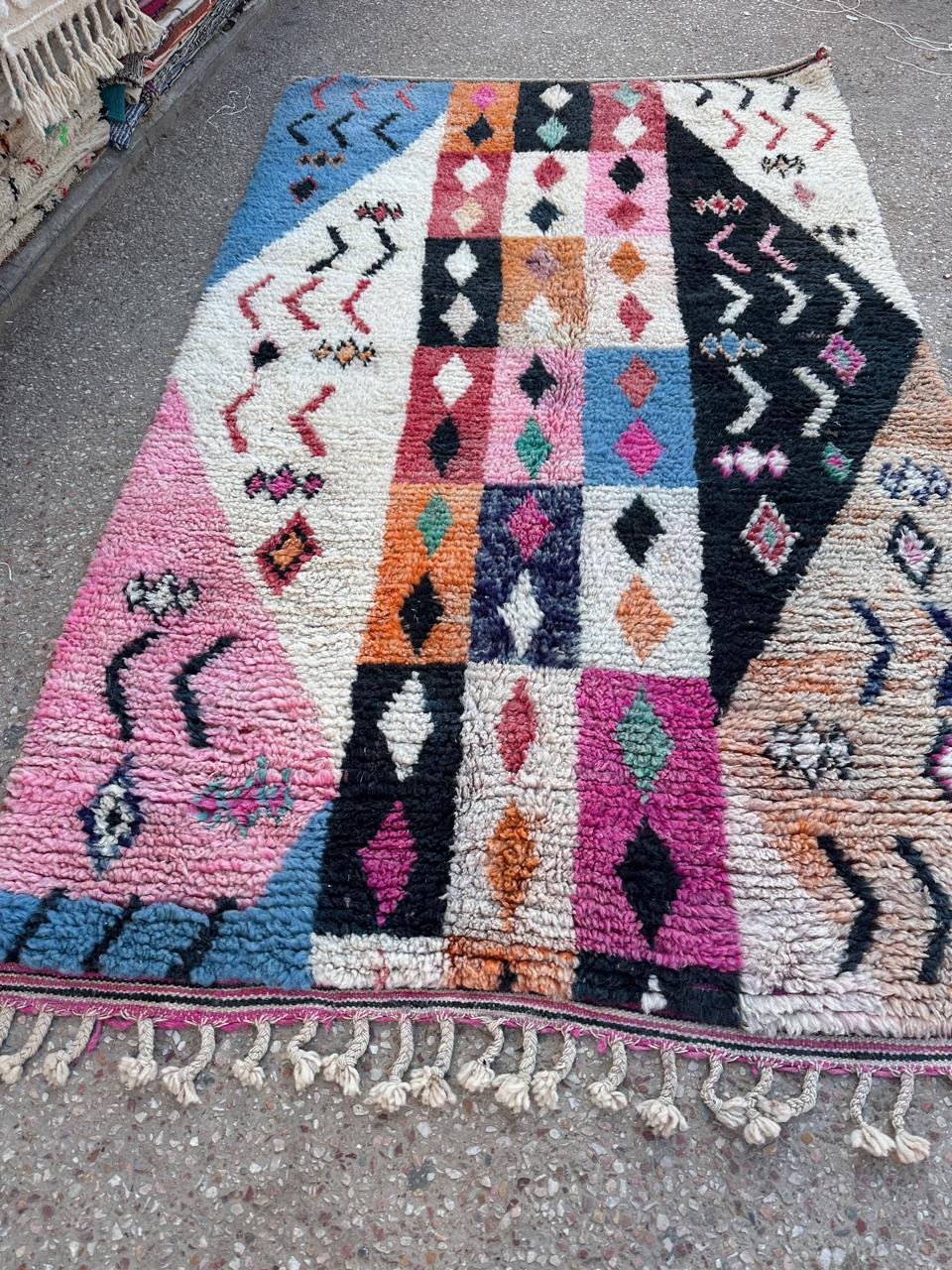 Handmade Azilal Rug, size 250 x 150 cm || 8.2 x 4.92 ft