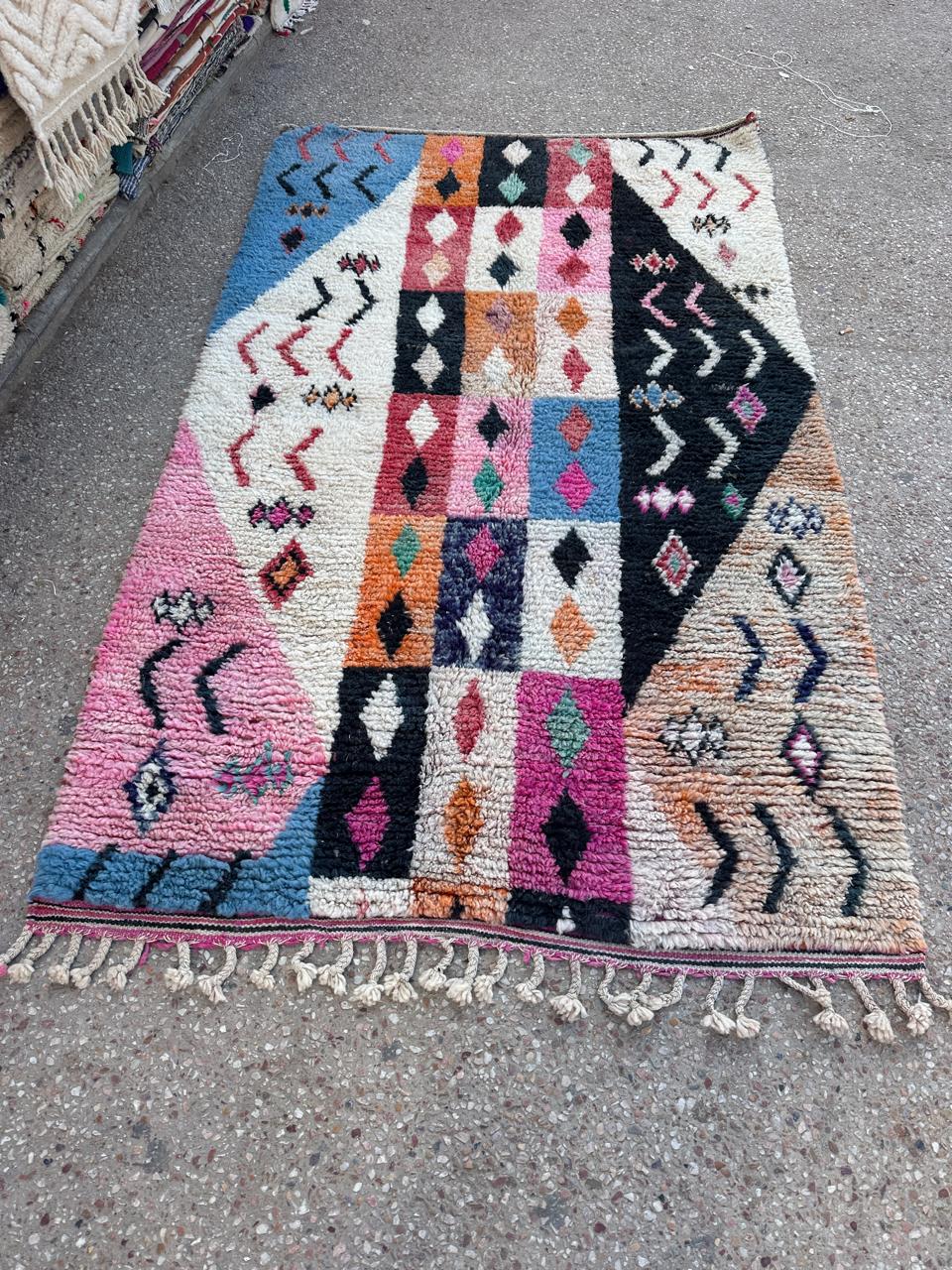 Handmade Azilal Rug, size 250 x 150 cm || 8.2 x 4.92 ft