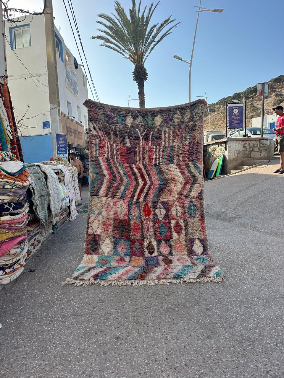 Handmade Azilal Rug, size 250 x 150 cm || 8.2 x 4.92 ft